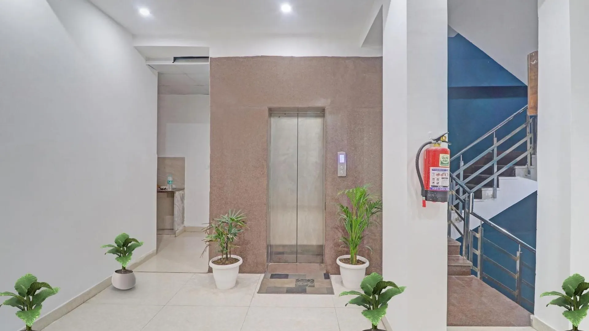 Hotel Capital O Maharaja Gurgaon 3*,